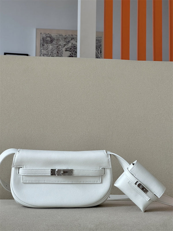 Effortless handbag styled for everyday wear