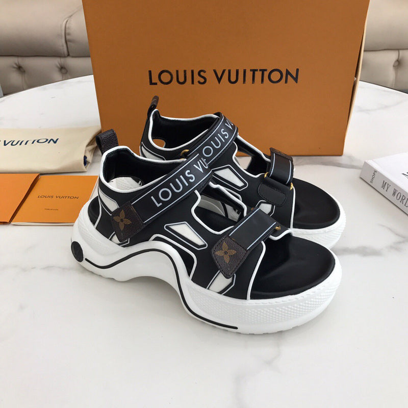 Back view of Louis Vuitton luxury piece style No.085