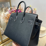  versatile shopper bag detail view showing craftsmanship 8