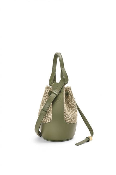 Ziva's Charm handbag – product shot (18cm*13cm*25cm)