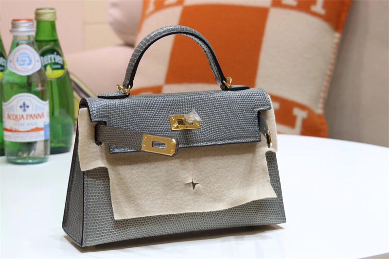 Streamlined bag women's premium everyday handbag
