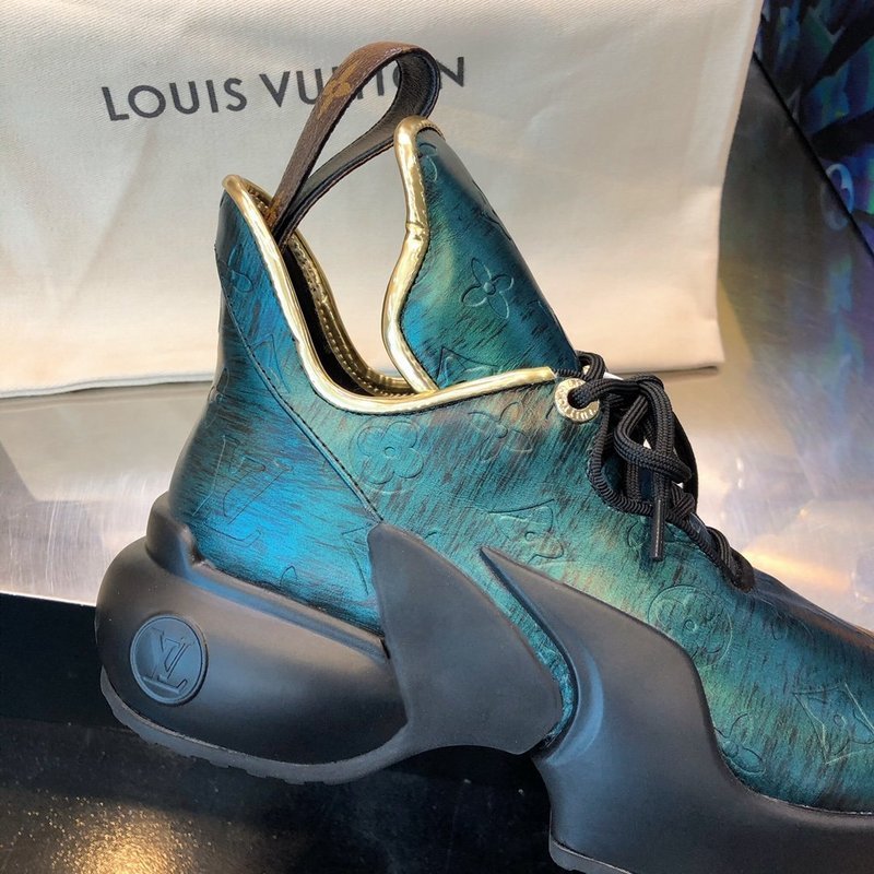 Back view of Louis Vuitton luxury piece style No.147