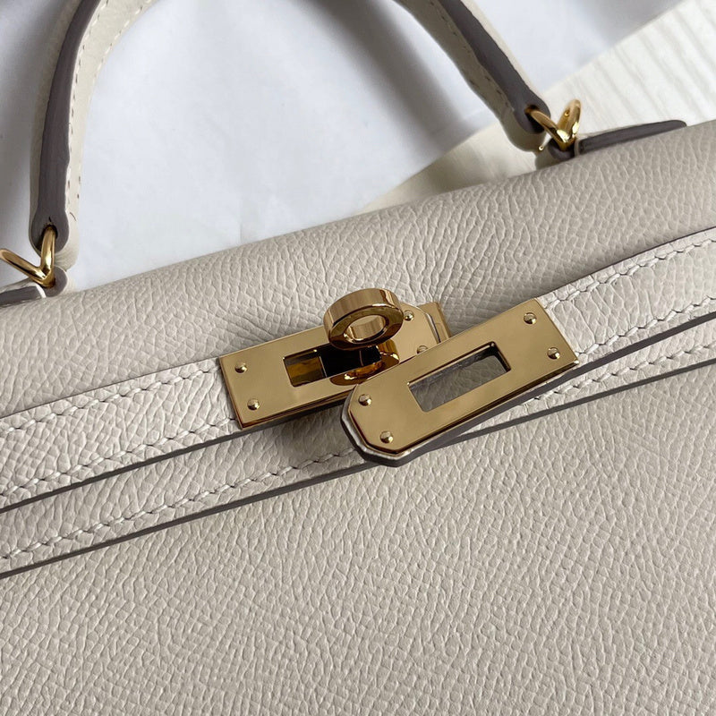 Graceful handbag styled for everyday wear