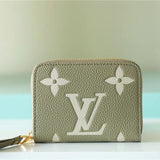  Minimalist crossbody bag front view