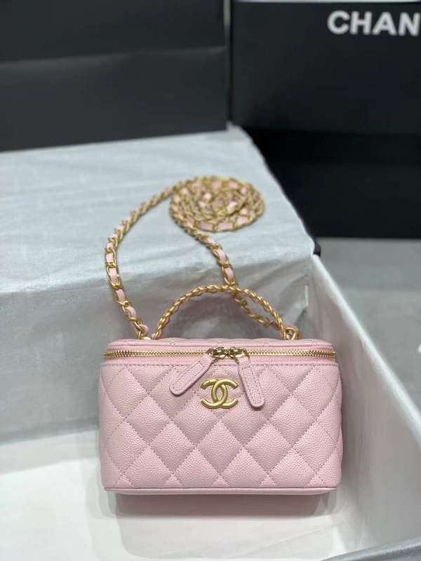 Zivas Charm Modern Edge Luxury Handbag (Everyday Luxury Essential) – Close-Up Detail