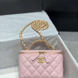 Zivas Charm Modern Edge Luxury Handbag (Everyday Luxury Essential) – Close-Up Detail