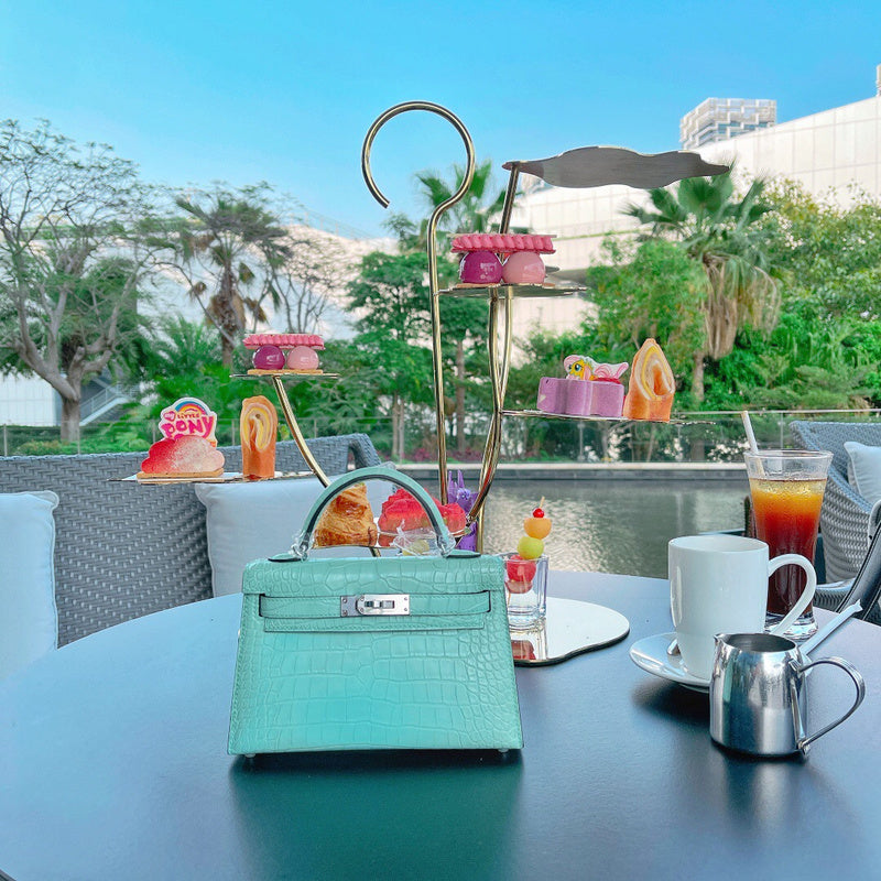 Effortless handbag styled for everyday wear