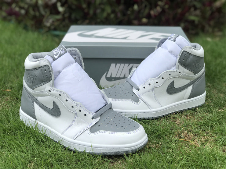 Nike two-tone luxury sneakers view 4 breathable knit upper