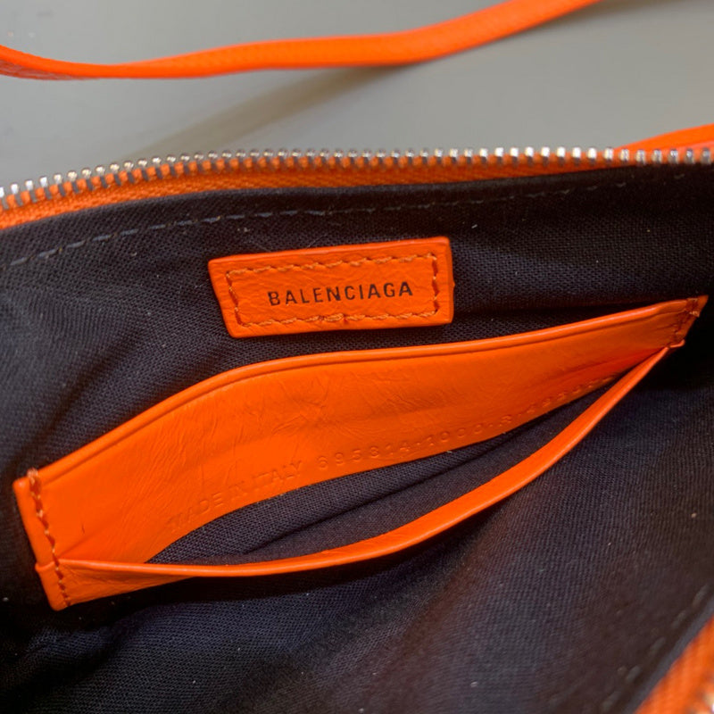 Structured Vegan Leather Handbag - Versatile Everyday Design | Women's Premium Handbag #352 - texture close-up (image 9) of designer-inspired handbag