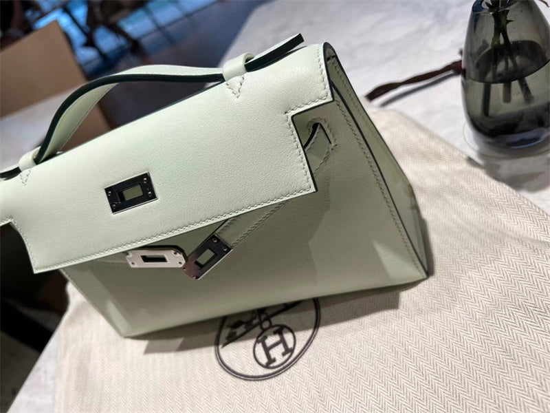  carryall bag interior and compartment view
