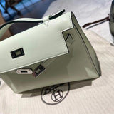  carryall bag interior and compartment view