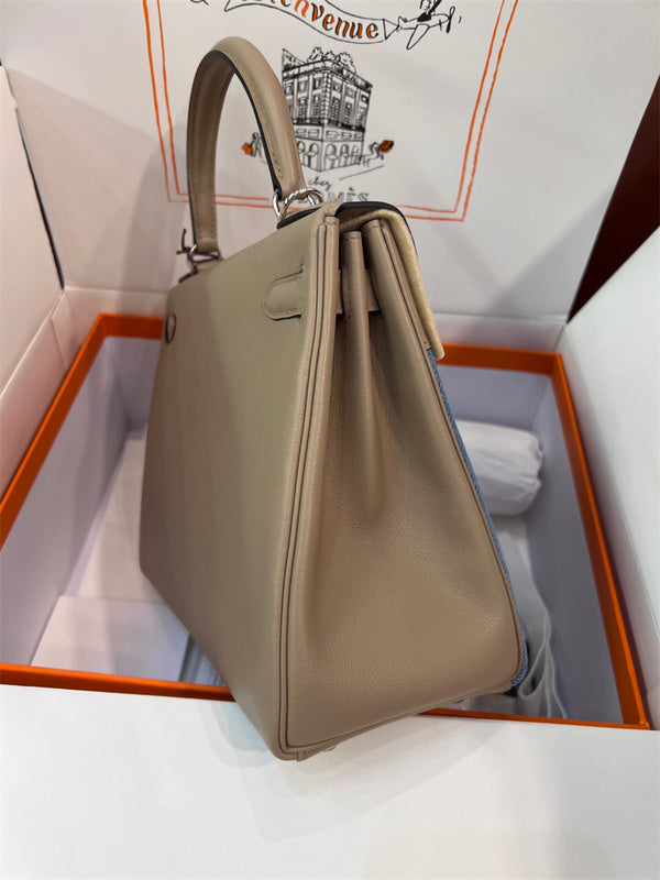  everyday bag interior and compartment view