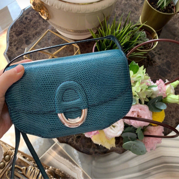 Close-up detail of balanced bag design