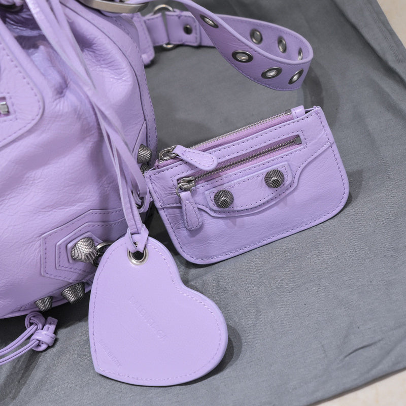 Zivas Charm Versatile Design Statement Handbag (Timeless Wardrobe Addition) – Interior View 3