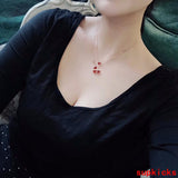 Angled view of Van Cleef & Arpels unisex jewelry piece