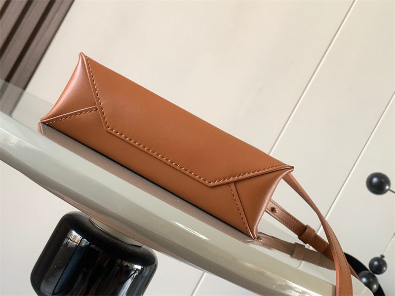 Ziva's Charm handbag – lifestyle view (36cm*28cm*7cm)