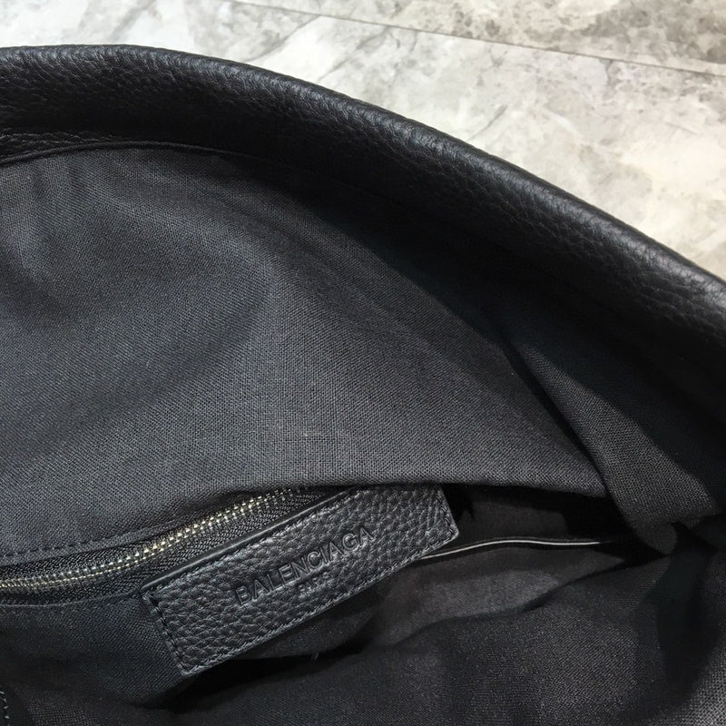 Chic Premium PU Leather Handbag - Premium Craftsmanship Detailing | Women's Luxury Handbag #658 - alternate angle view (image 8) of designer-inspired handbag