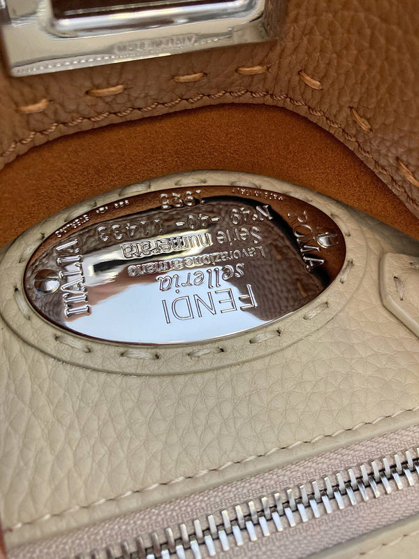 Ziva's Charm handbag – product shot (23cm*12cm*18cm)