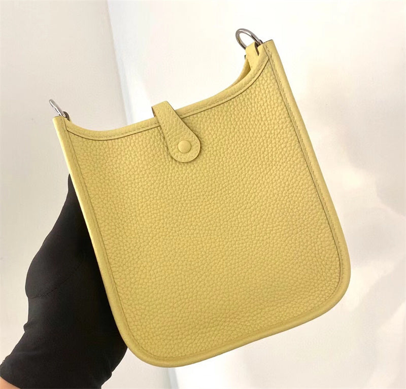  tailored carryall bag detail view showing craftsmanship