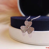 Angled view of Van Cleef & Arpels unisex jewelry piece