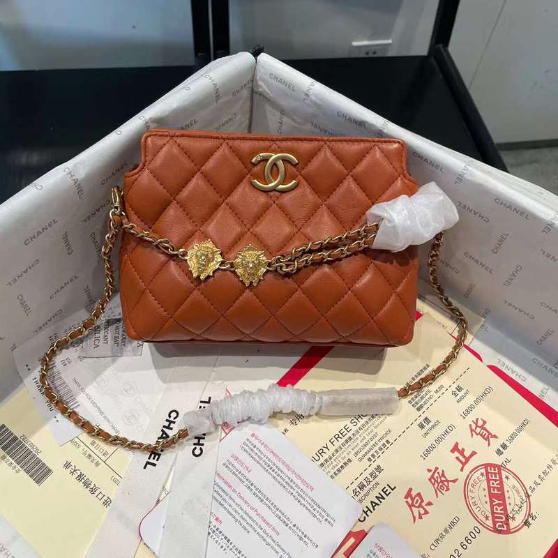 Zivas Charm Modern Minimalist Look Luxury Handbag (Considered Detail & Form) – Styled Look