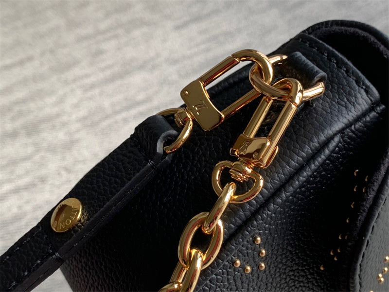  essential crossbody bag styled with outfit