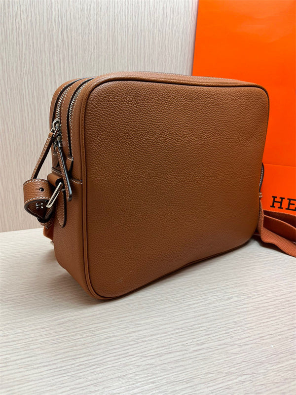  everyday bag interior and compartment view 9