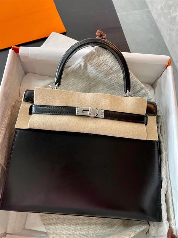  sophisticated everyday bag detail view showing craftsmanship 8