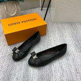 Louis Vuitton shoes Style 416 - top view showing design
