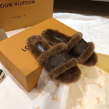 Front view of Louis Vuitton luxury piece style No.039