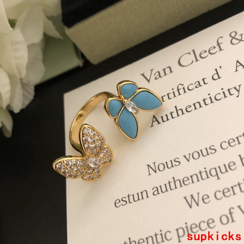 Close-up detail view of Van Cleef & Arpels unisex jewelry piece