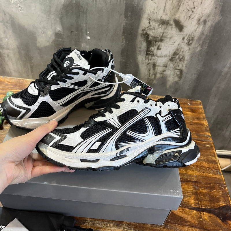 Balenciaga shoes Style 034 - top view showing design