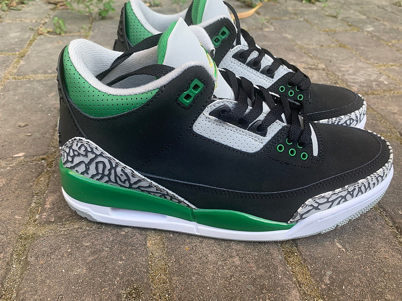 Nike Men's & Women's Luxury Fashion Trainers — Style 210 interior view