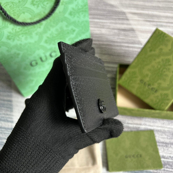 Close-up detail of balanced bag design