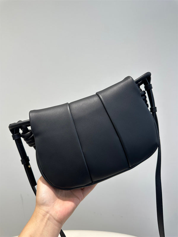 Ziva's Charm handbag – detail view (25cm*17cm*8cm)