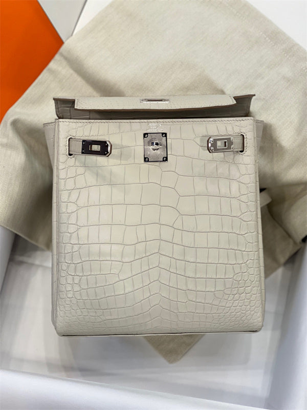  Clean-Lined carryall bag carried on shoulder