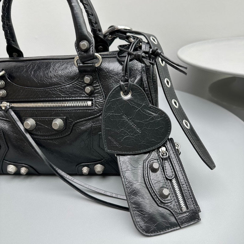 Zivas Charm Chic Craftsmanship Statement Handbag (Premium Everyday Carry) – Interior View
