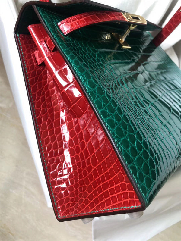  streamlined shopper bag styled with outfit