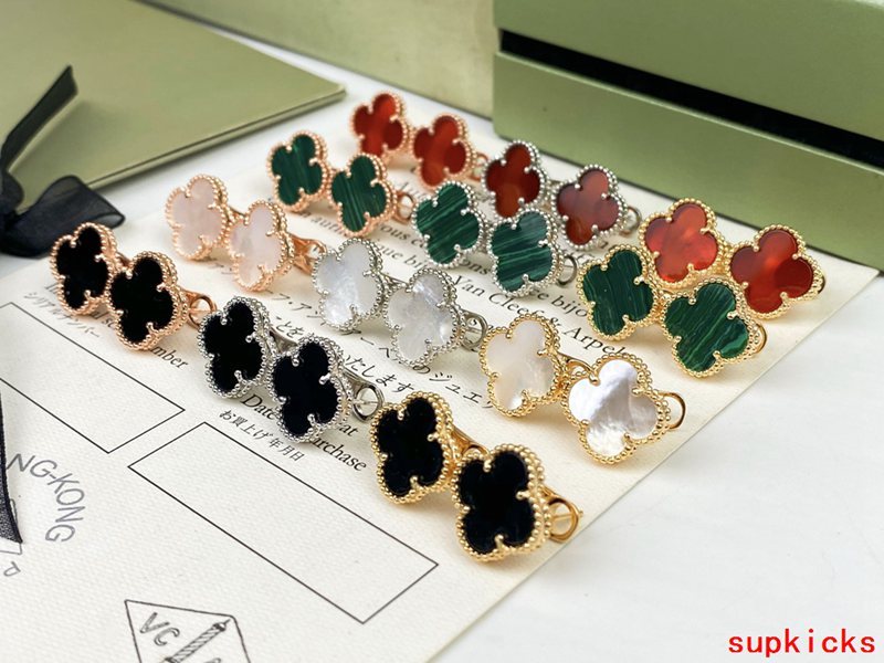 Full view of Van Cleef & Arpels unisex jewelry piece