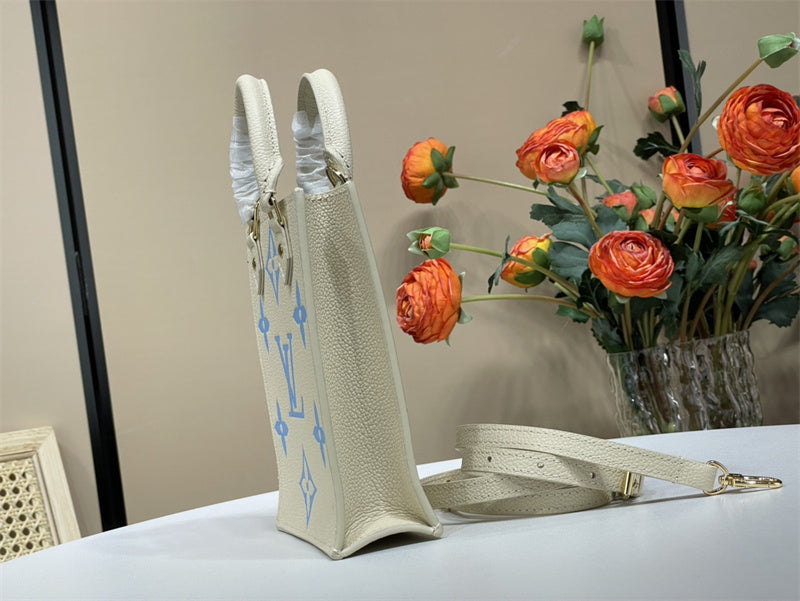  Understated shopper bag carried on shoulder