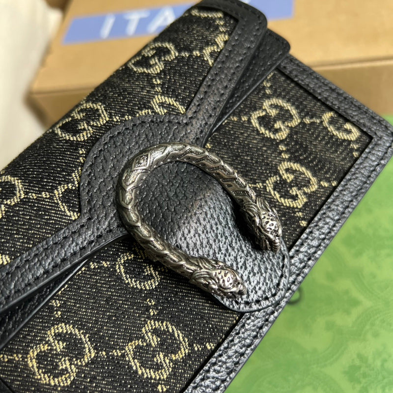 Interior view of polished classic women's handbag – women's everyday handbag