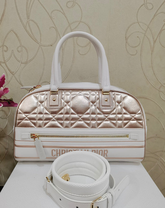Interior view of polished structured women's handbag – women's everyday handbag