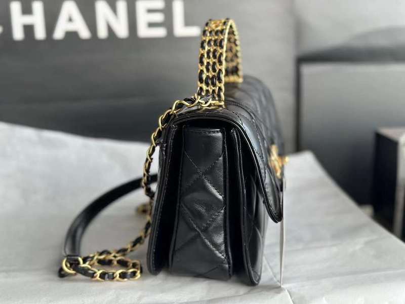 Zivas Charm Chic Craftsmanship Luxury Handbag (Elevated Accessory Essential) – Styled Look