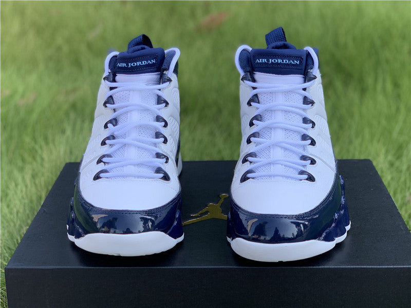 Nike Men's & Women's Luxury Lifestyle Trainers — Style 147 angle view