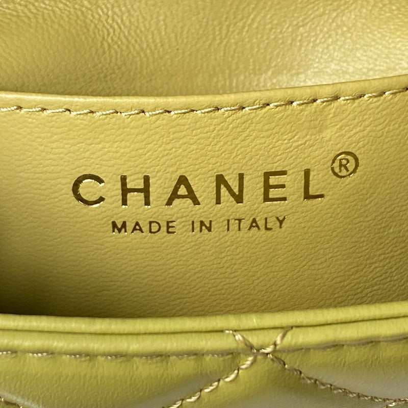 Ziva's Charm handbag – detail view (one versatile size)