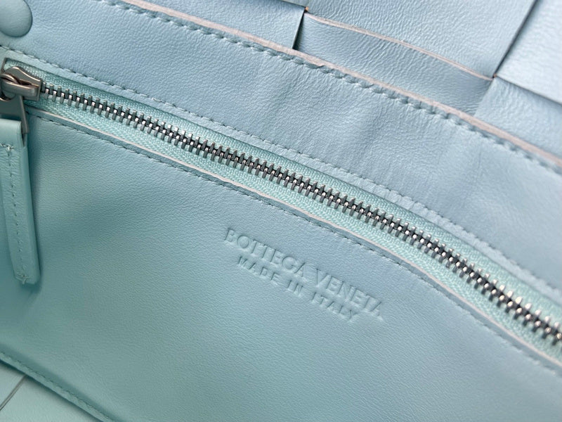 Refined Faux Leather Handbag - Premium Craftsmanship Detailing | Women's Fashion Handbag #1648 - close-up detail shot (image 3) of designer-inspired handbag