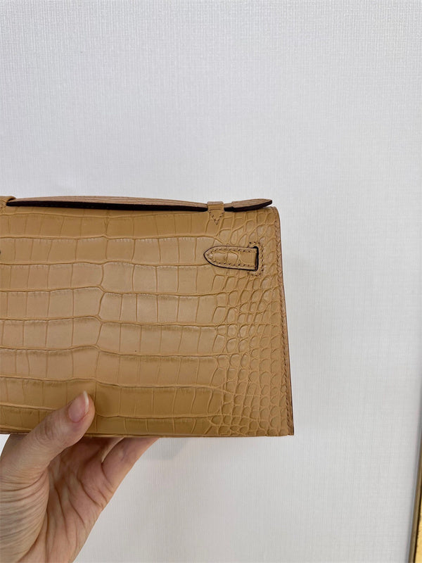  carryall bag interior and compartment view