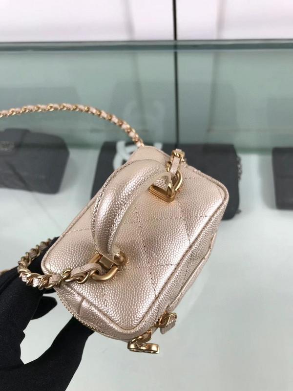 Zivas Charm Streamlined Design Fashion Handbag (Effortless Style Upgrade) – Close-Up Detail