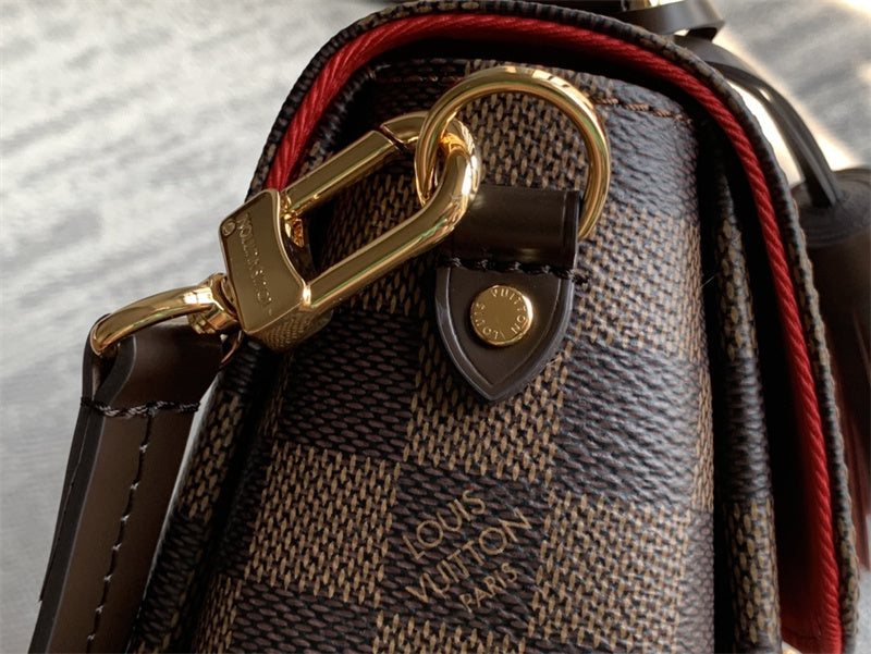  clean-lined tote bag detail view showing craftsmanship 8