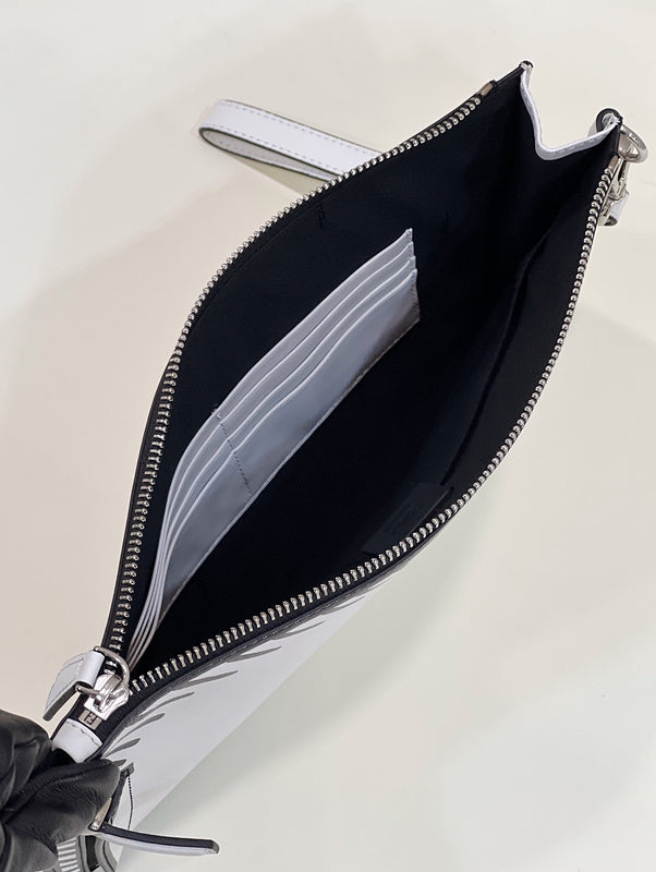 Ziva's Charm handbag – lifestyle view (30cm*1cm*20cm)